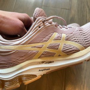 Asics Gel Pulse 11 - Watershed Rose/Cozy Pink. Size 7.5
